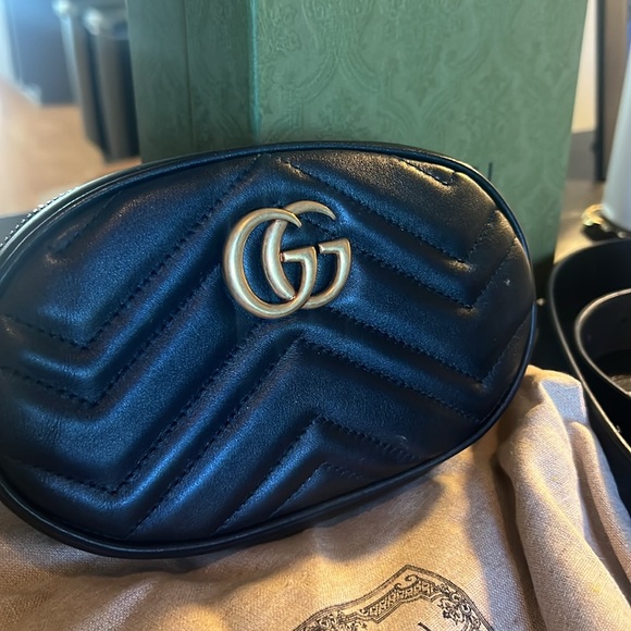 Gucci GG Marmont Matelassé Leather Belt Bag in black - Picture 3 of 7